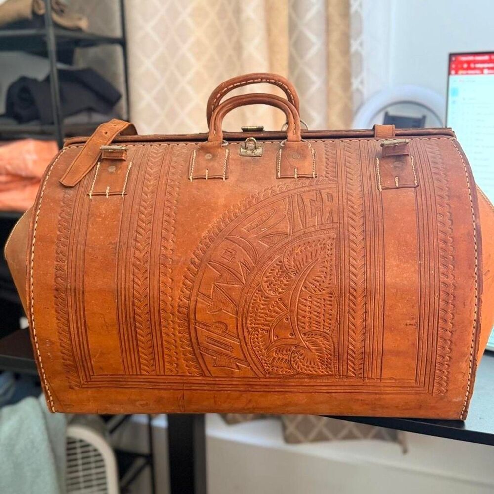 Vintage Men's Tan and Brown leather tool Bag